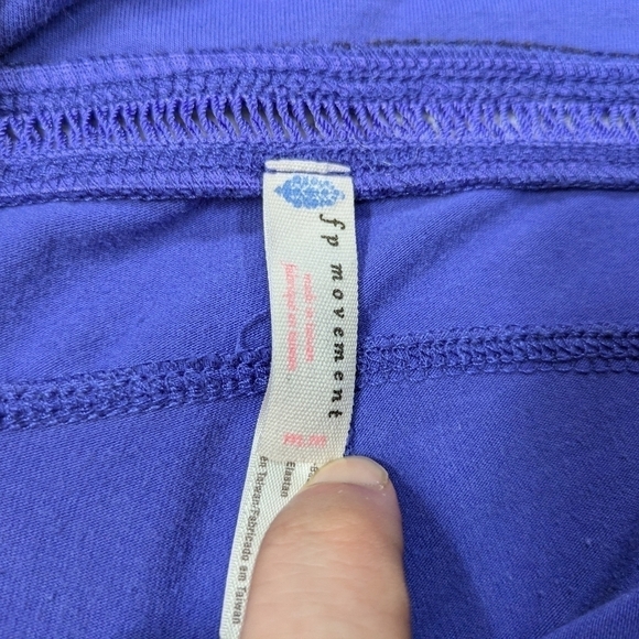 Free People Leggings Women's M Blue Scorpio Capri Ruched Studio Performance Crop - Picture 6 of 9